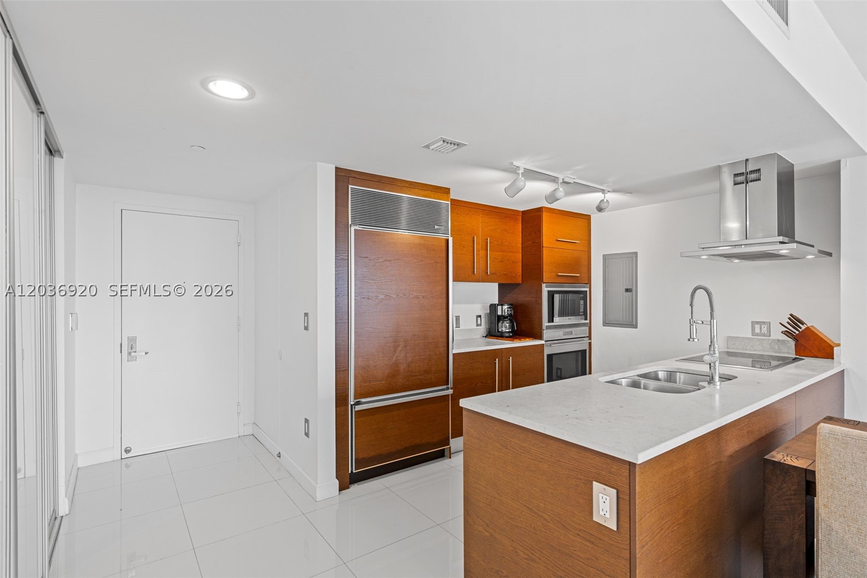 495 Brickell Ave 905 Property Photo 17