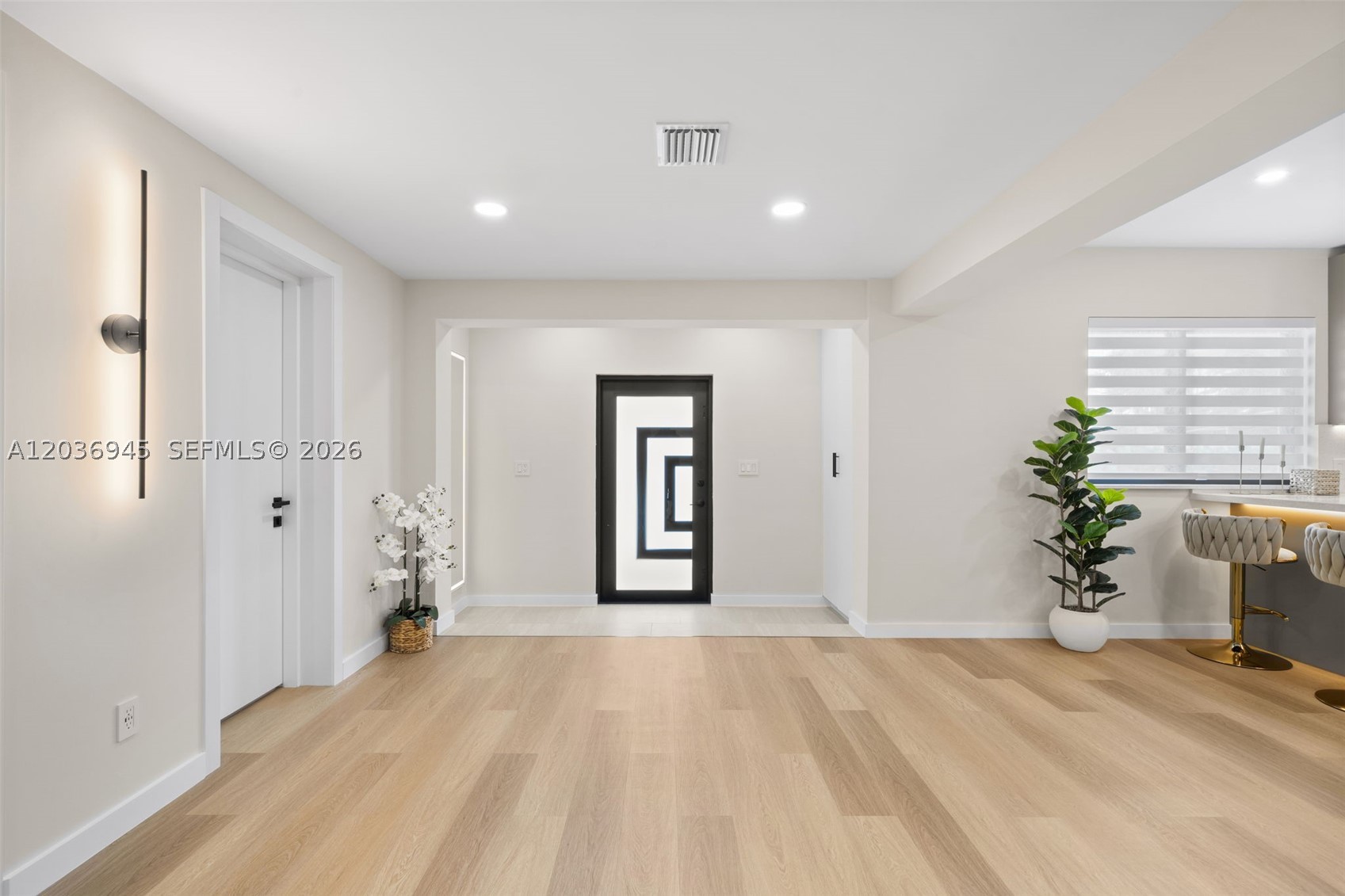 1178 Grant St Property Photo 4