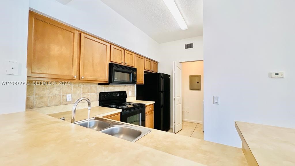 2304 E Myrtlewood Cir E 304 Property Photo 5