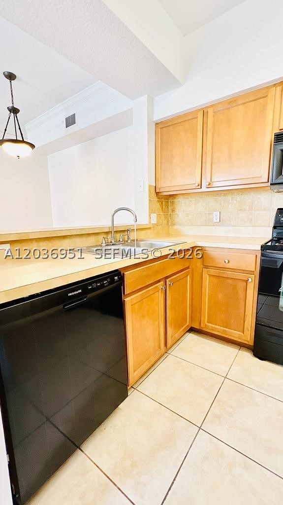 2304 E Myrtlewood Cir E 304 Property Photo 6