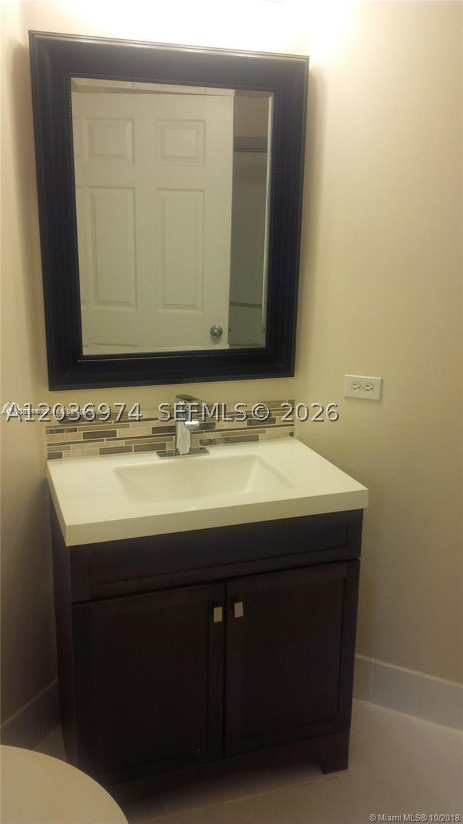 17125 N Bay Rd 3113 Property Photo 6