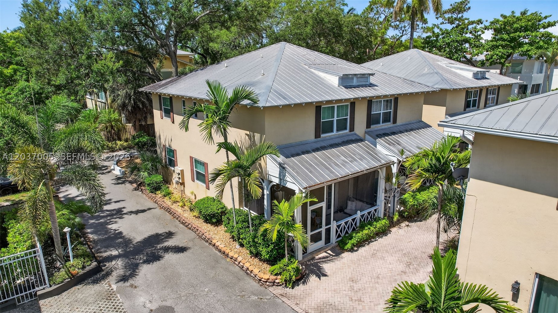 1214 W Las Olas Blvd Property Photo 1