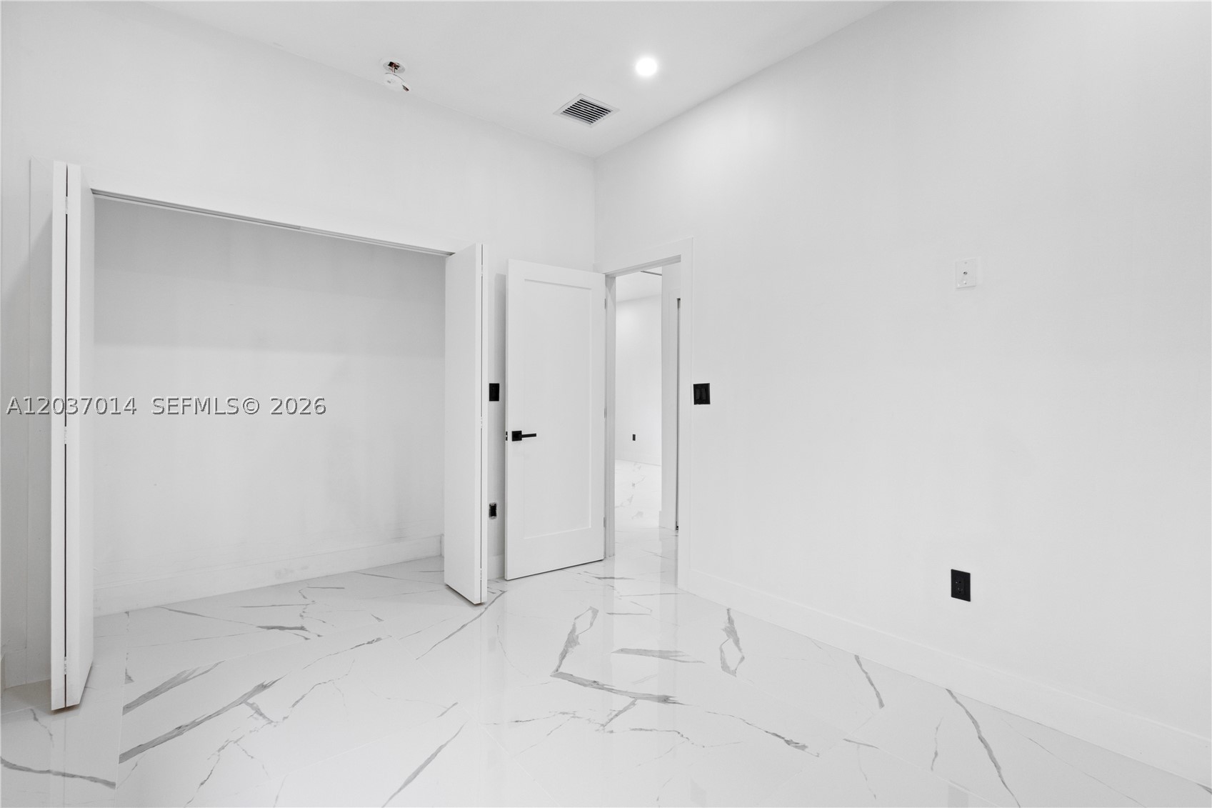 426 Sw 9th Ave Property Photo 5