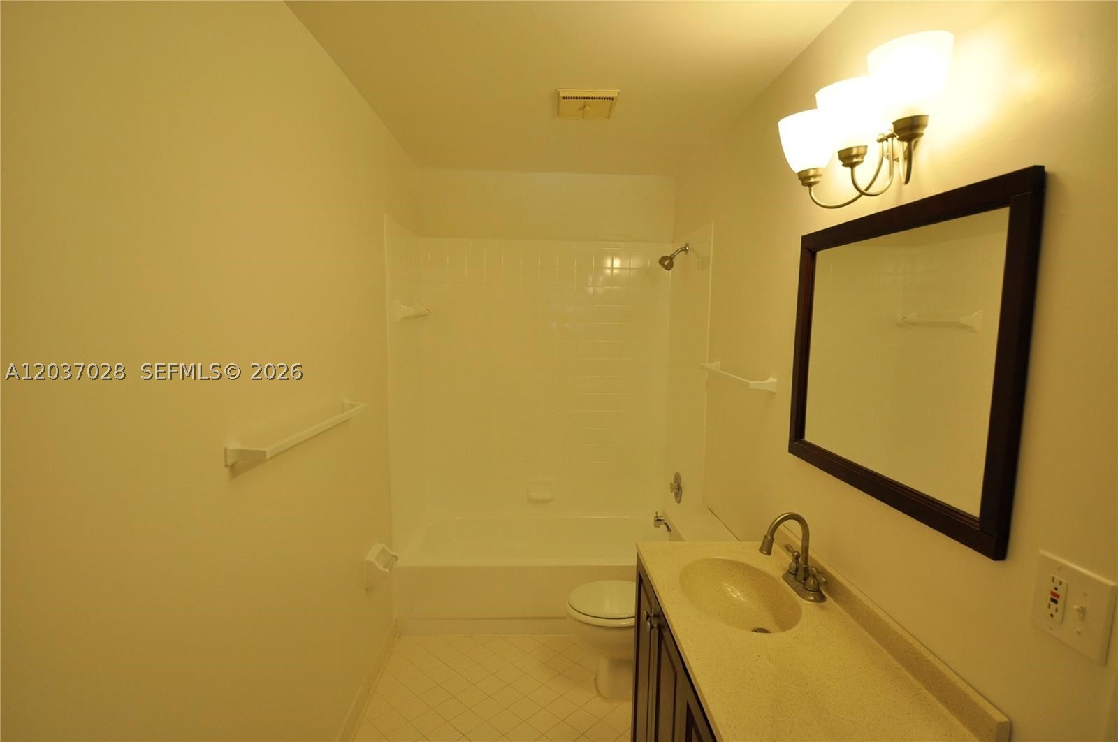 3473 Nw 44th St 103 Property Photo 8