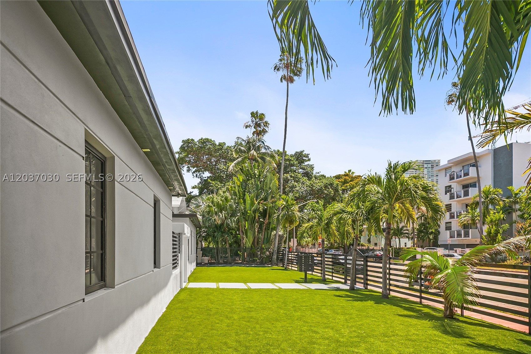 A12037030 Property Photo 4