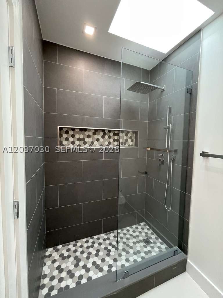 A12037030 Property Photo 9