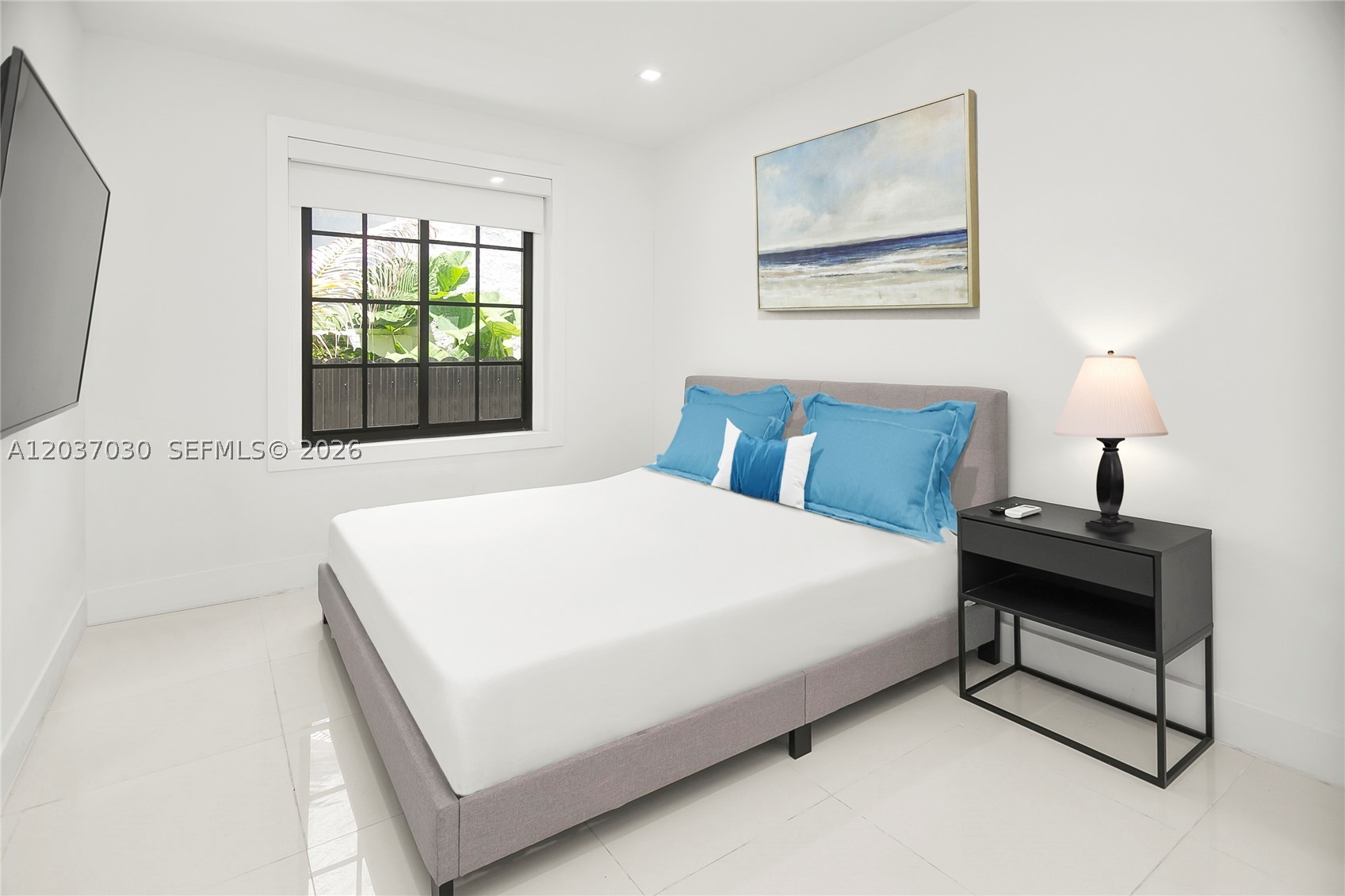 A12037030 Property Photo 14