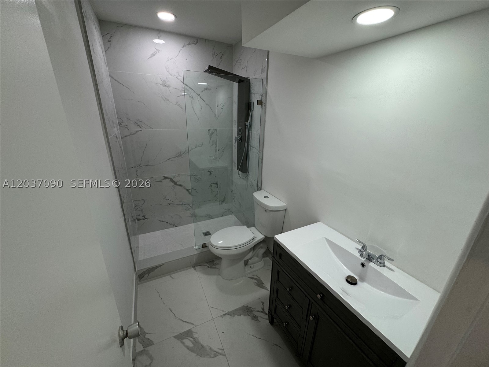 630 Layne Blvd 211 Property Photo 13