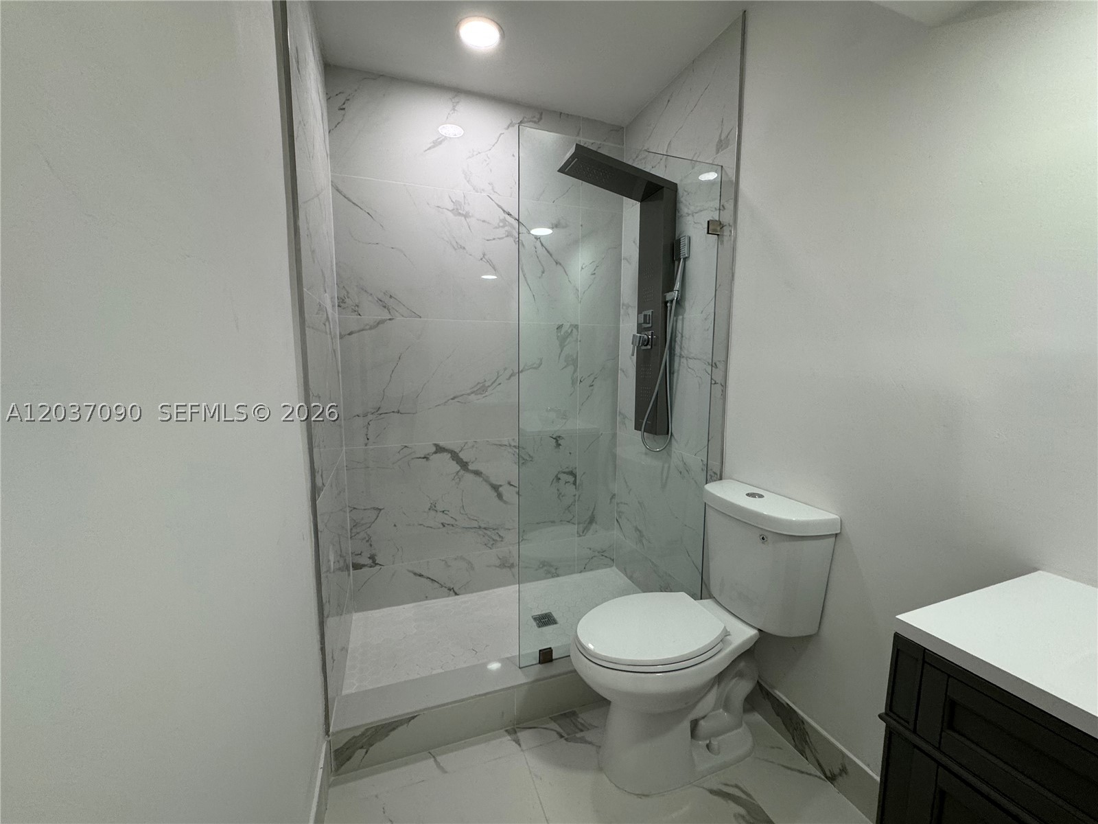 630 Layne Blvd 211 Property Photo 14