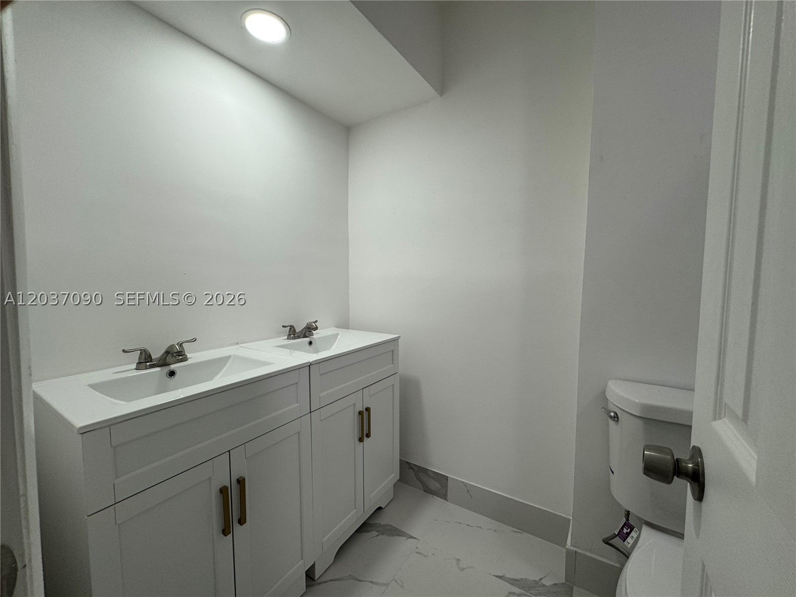 630 Layne Blvd 211 Property Photo 26