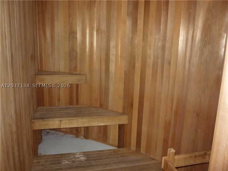 185 Sw 7th St 3500 Property Photo 24