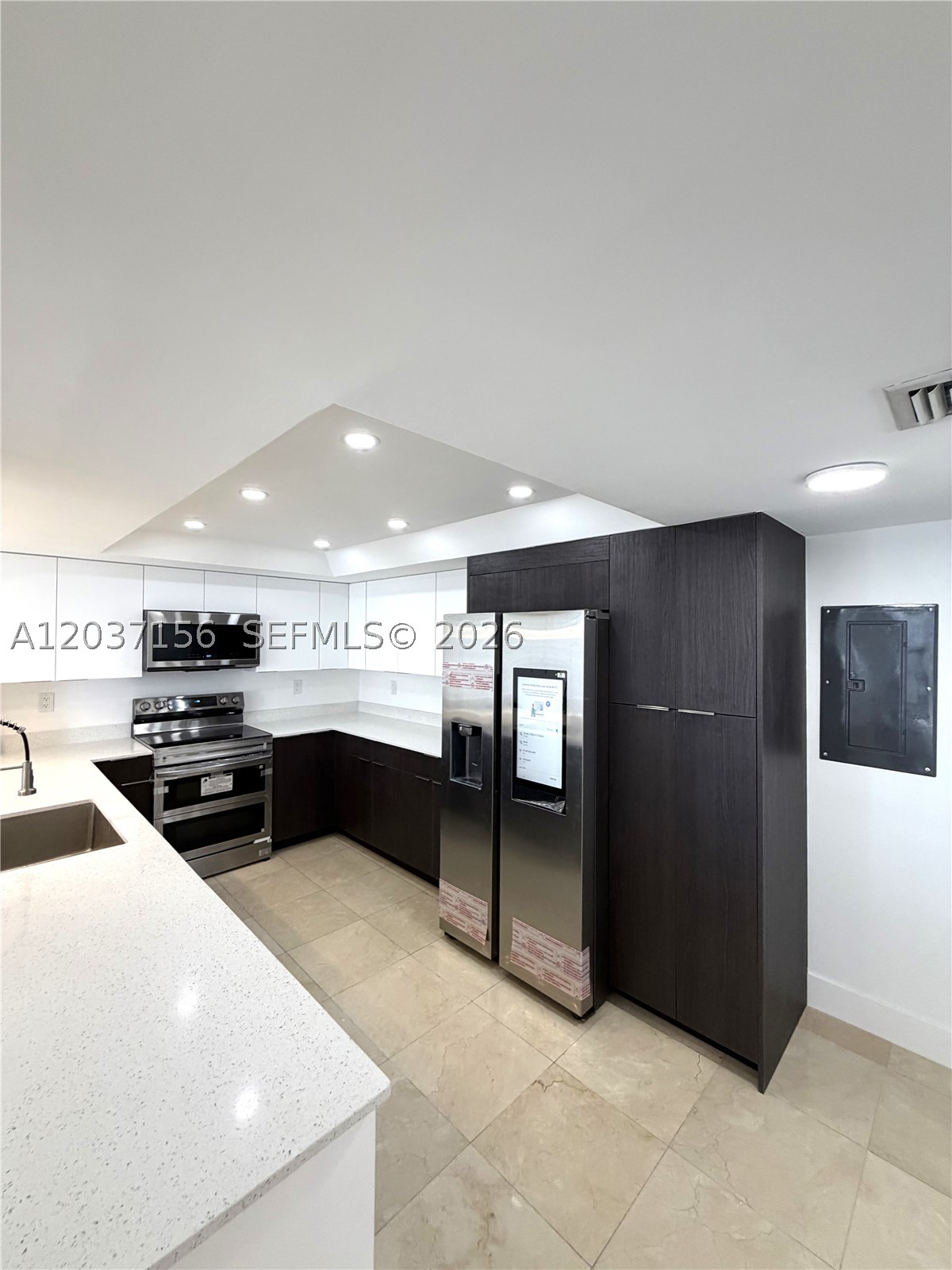 520 Brickell Key Dr A1005 Property Photo 15