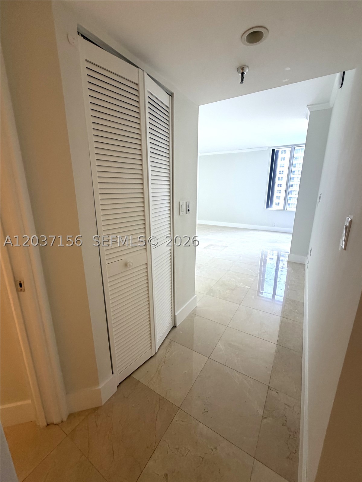 520 Brickell Key Dr A1005 Property Photo 20