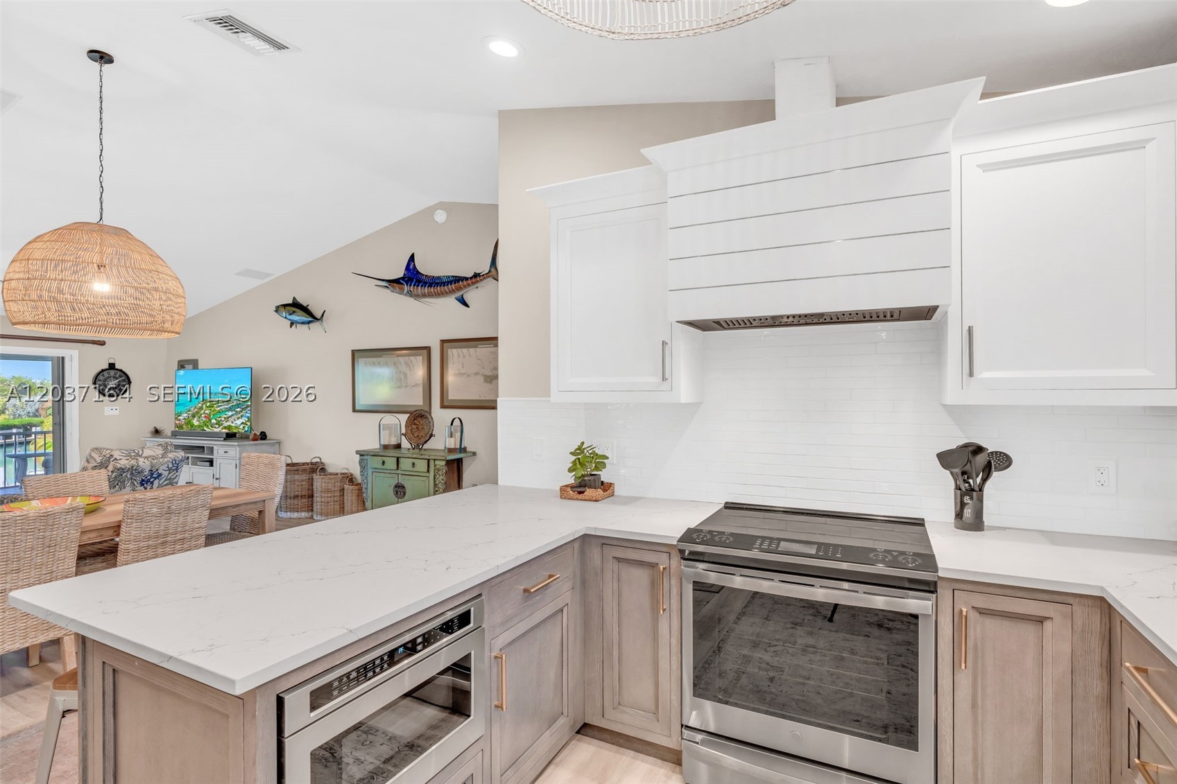 181 12th St Property Photo 16