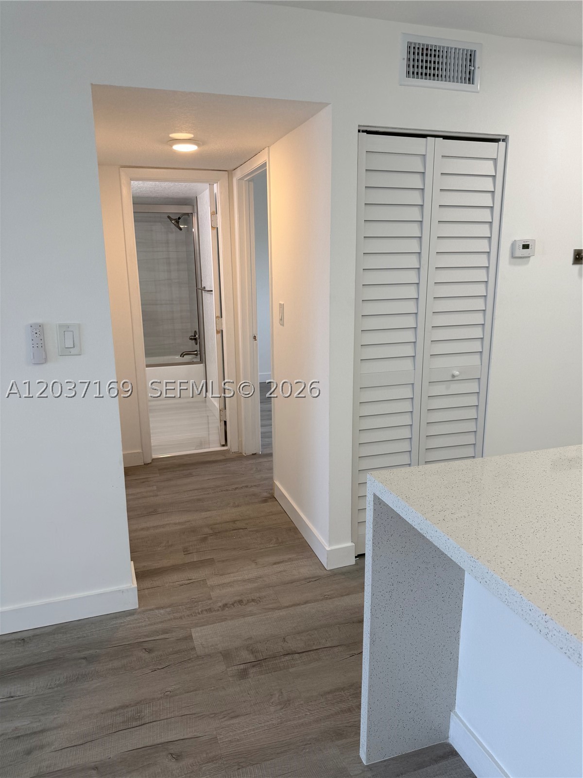 8710 N Sherman Cir 506 Property Photo 15