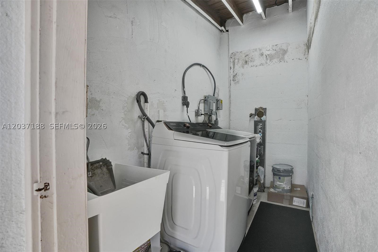 581 Ne 175th Ter Property Photo 17