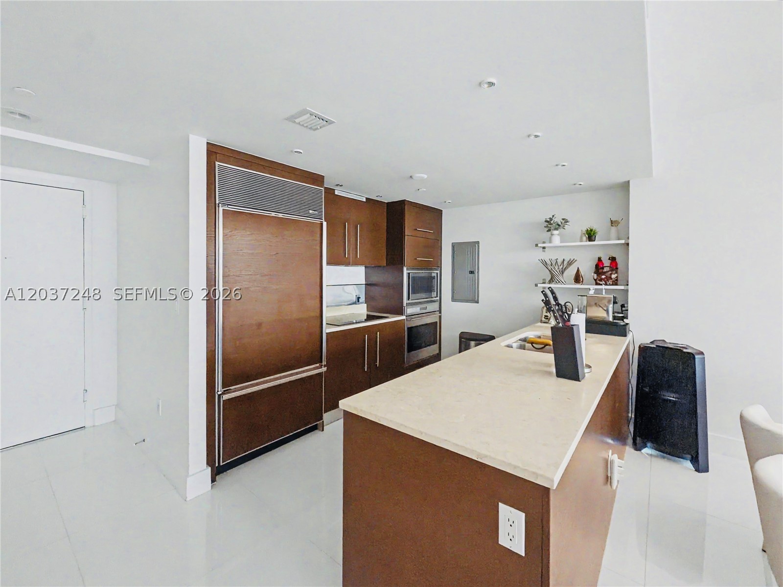 465 Brickell Ave 1605 Property Photo 4