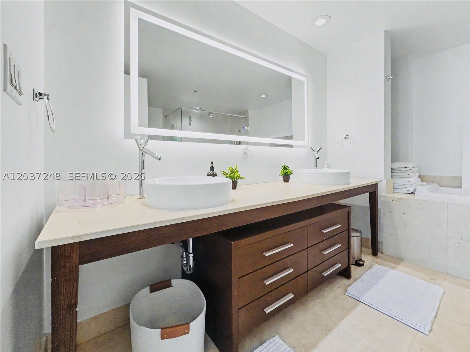 465 Brickell Ave 1605 Property Photo 17
