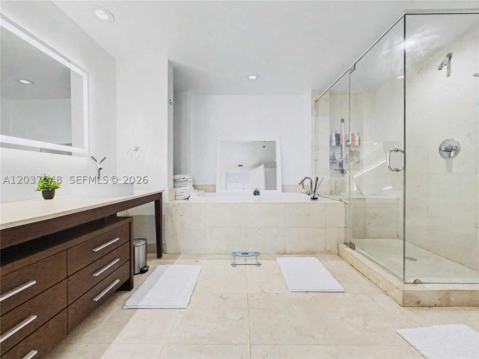 465 Brickell Ave 1605 Property Photo 18