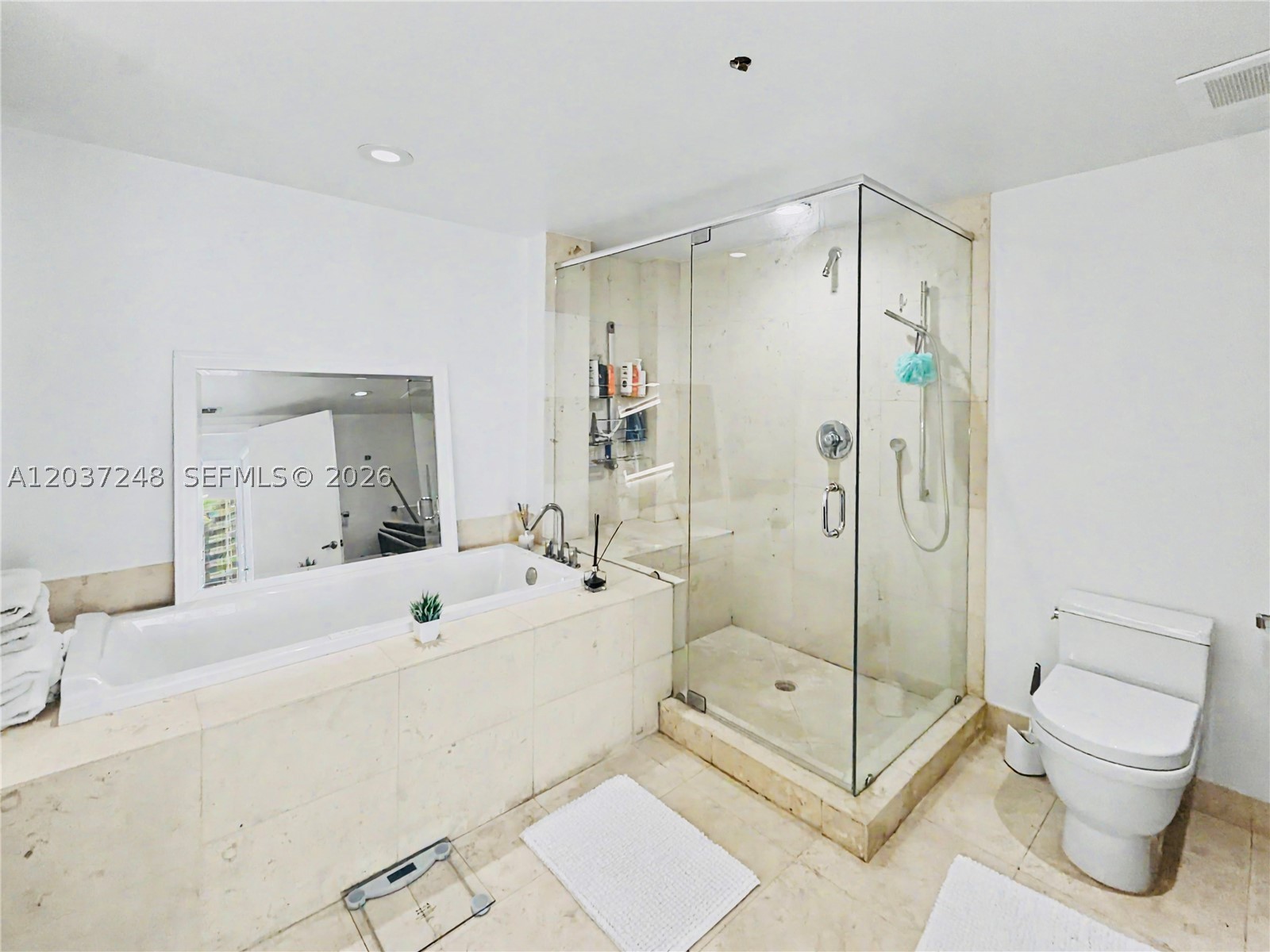 465 Brickell Ave 1605 Property Photo 19