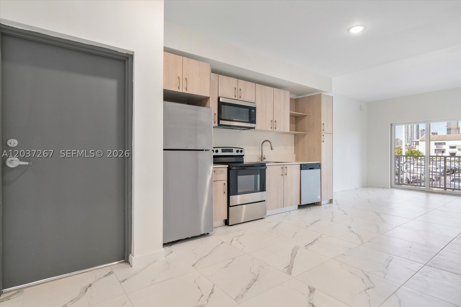420 Sw 7th Ave 204 Property Photo 4