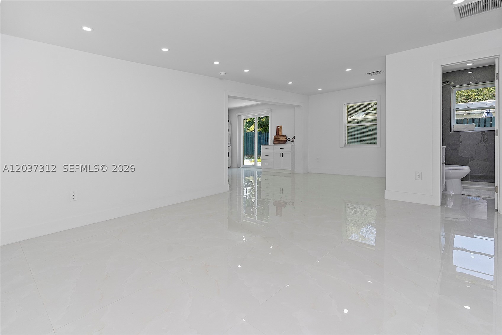 1473 Ne 30th Ct Property Photo 4