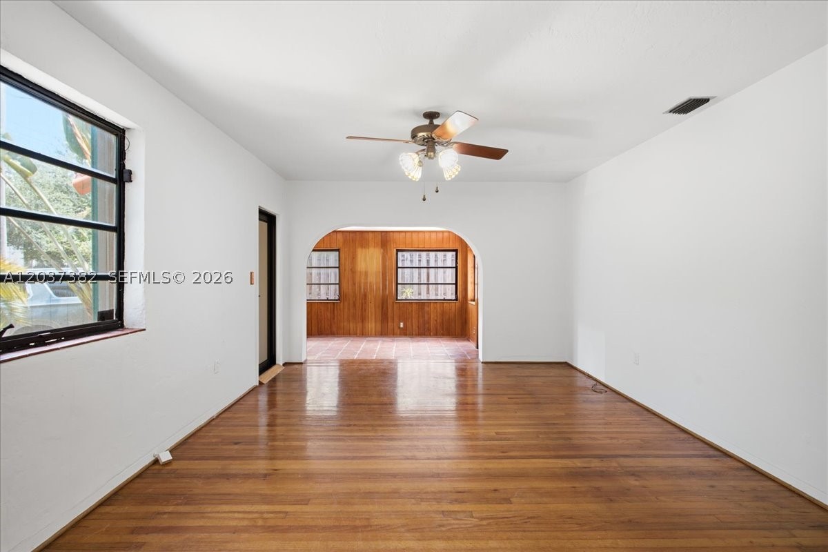 2550 Trapp Ave Property Photo 3