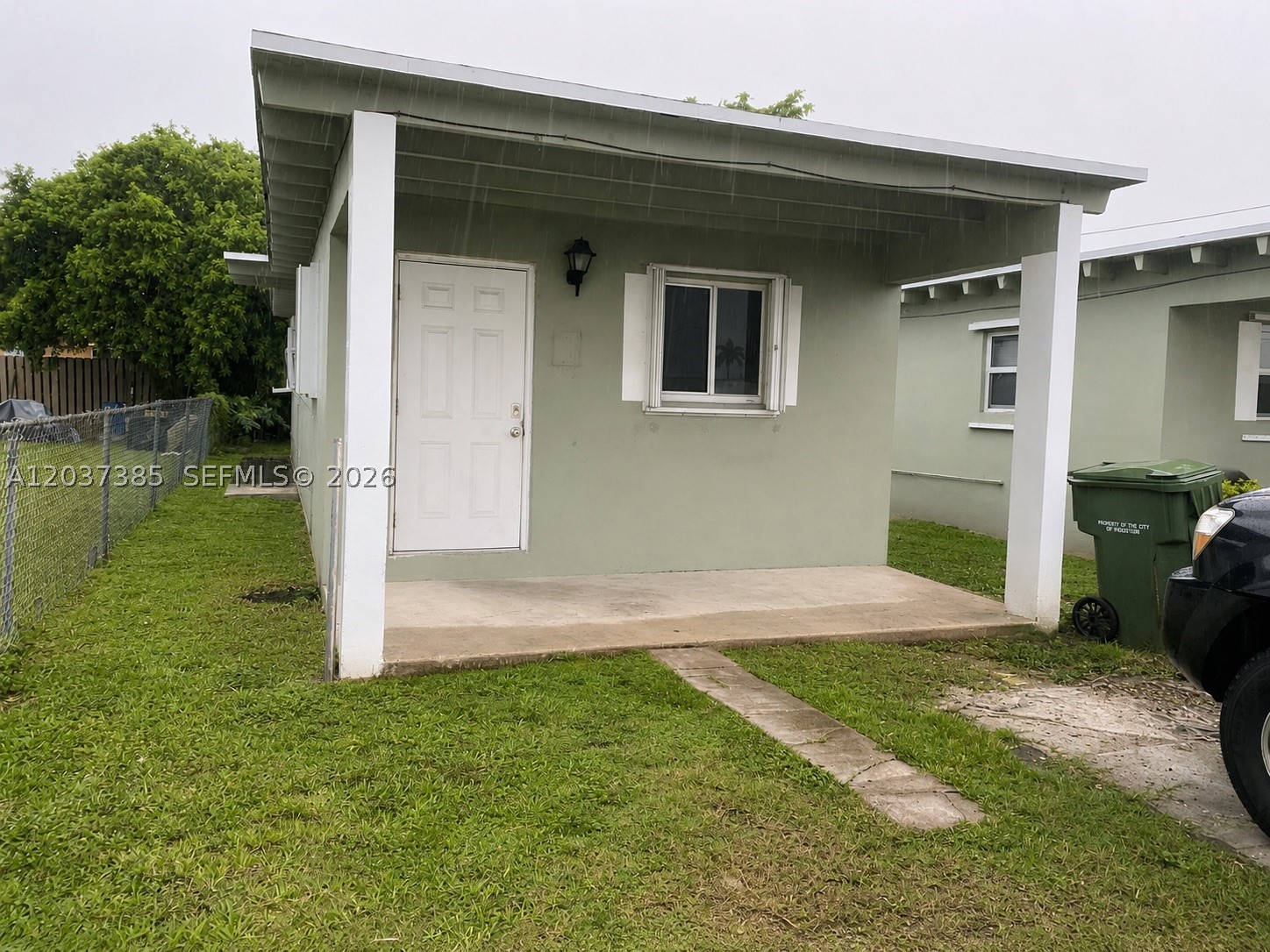 614 SW 10th Ave 2 Property Photo 1
