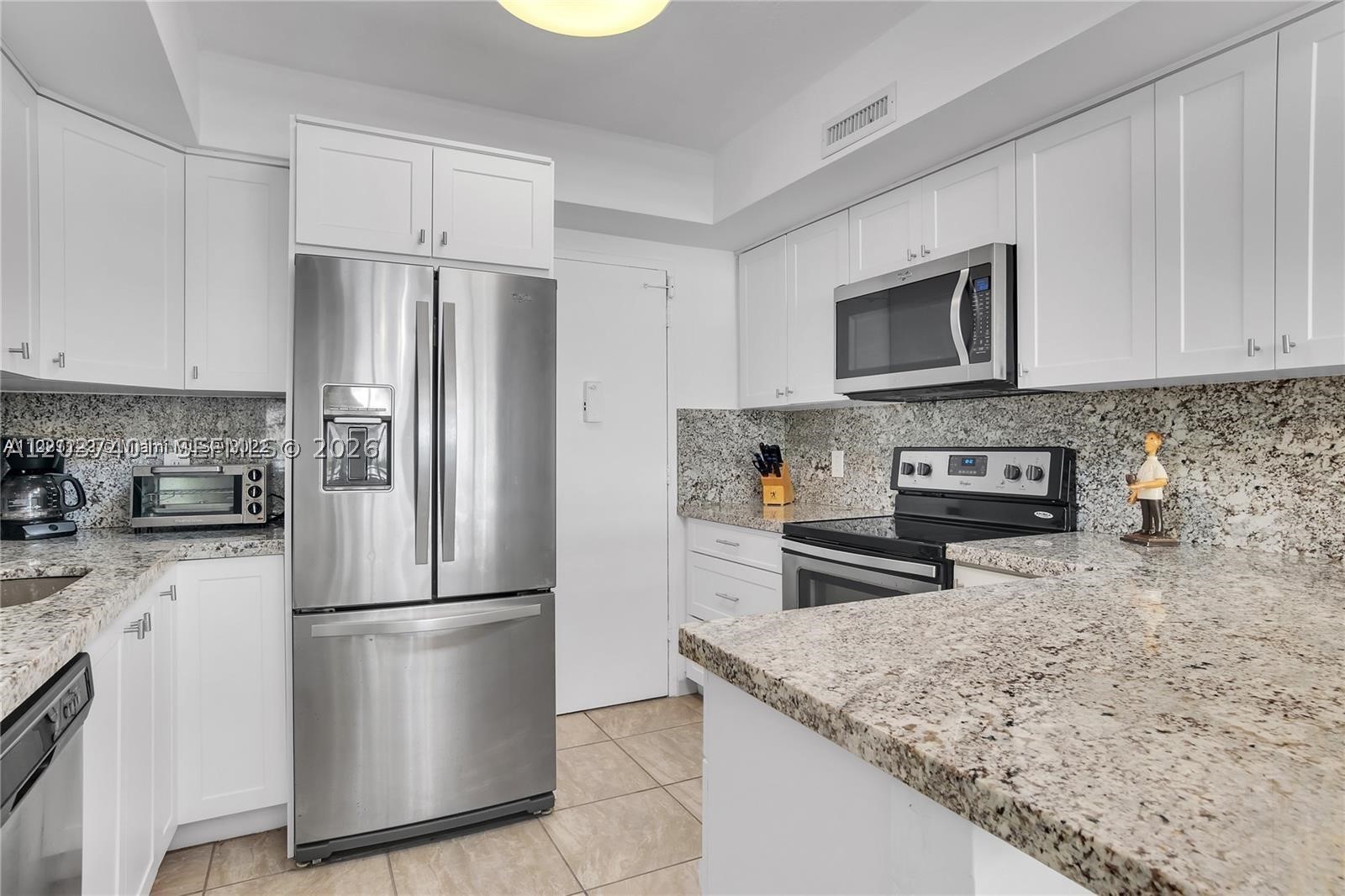 3505 S Ocean Dr 208 Property Photo 6