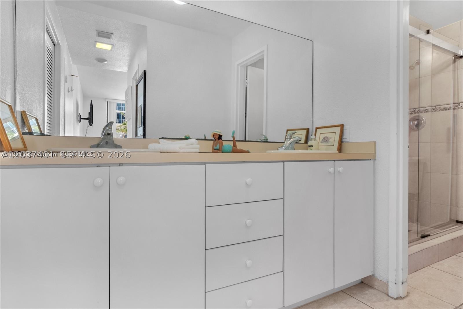 3505 S Ocean Dr 208 Property Photo 11