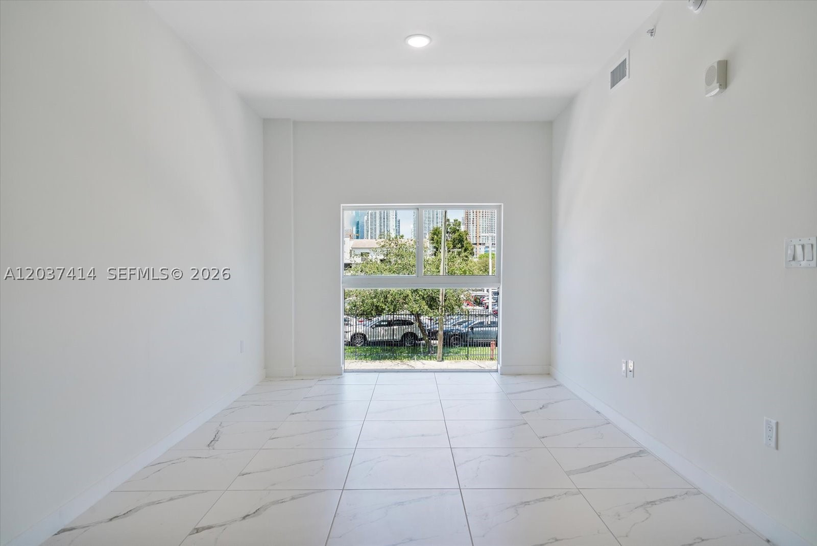 420 Sw 7th Ave 304 Property Photo 3
