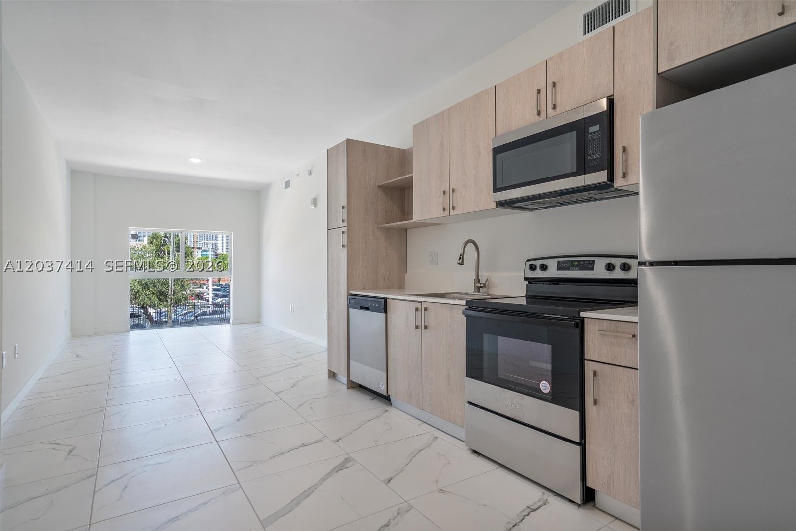 420 Sw 7th Ave 304 Property Photo 4