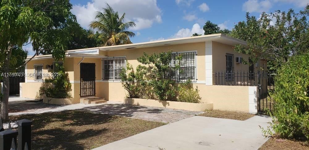 1079 NW 112th Ter