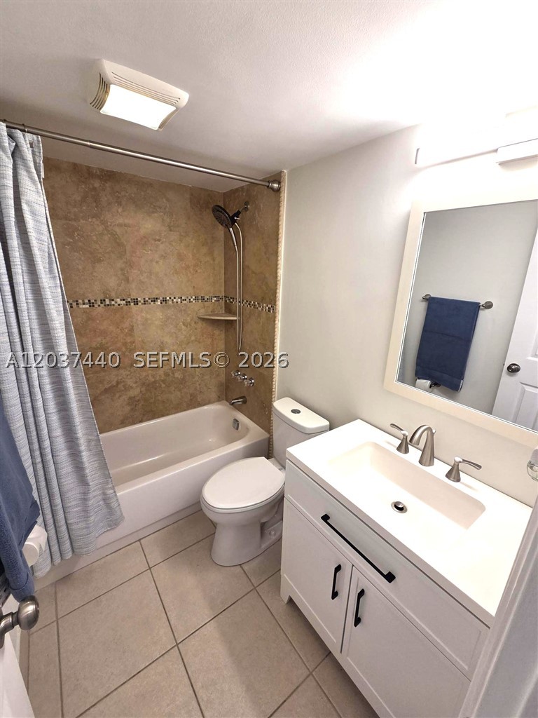 2400 Ne 10th St 104 Property Photo 10