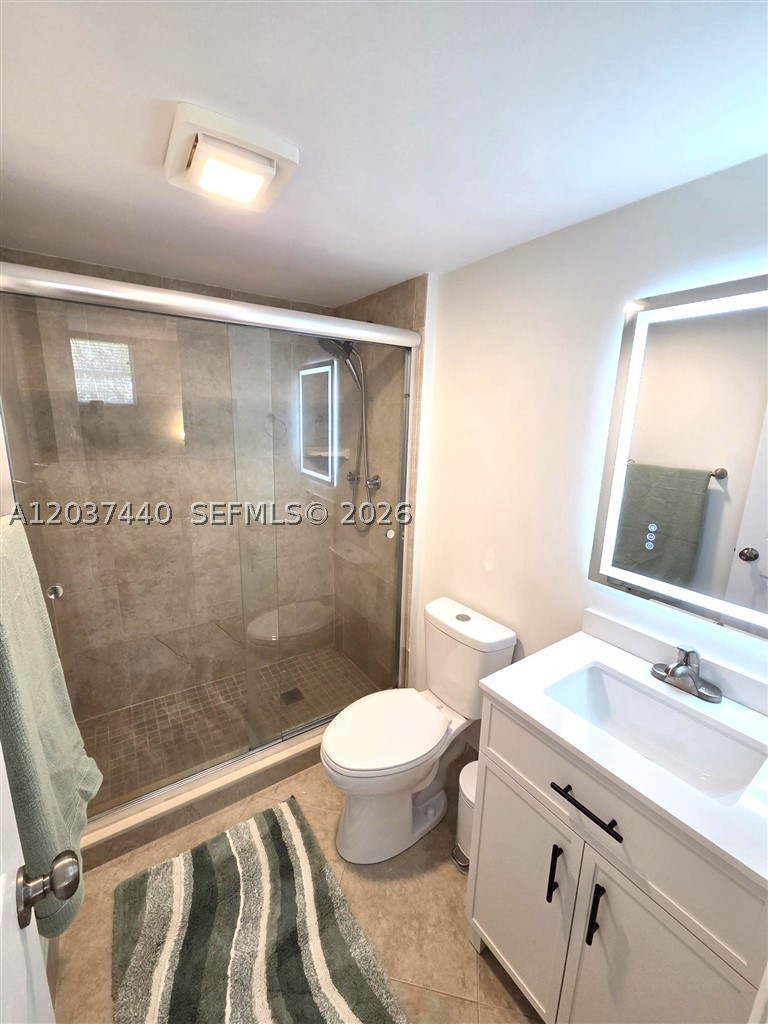 2400 Ne 10th St 104 Property Photo 13