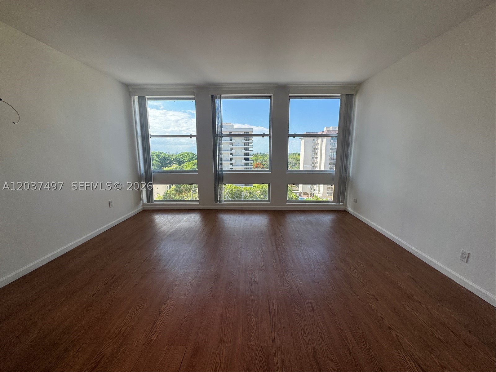700 Biltmore Way 916 Property Photo 3