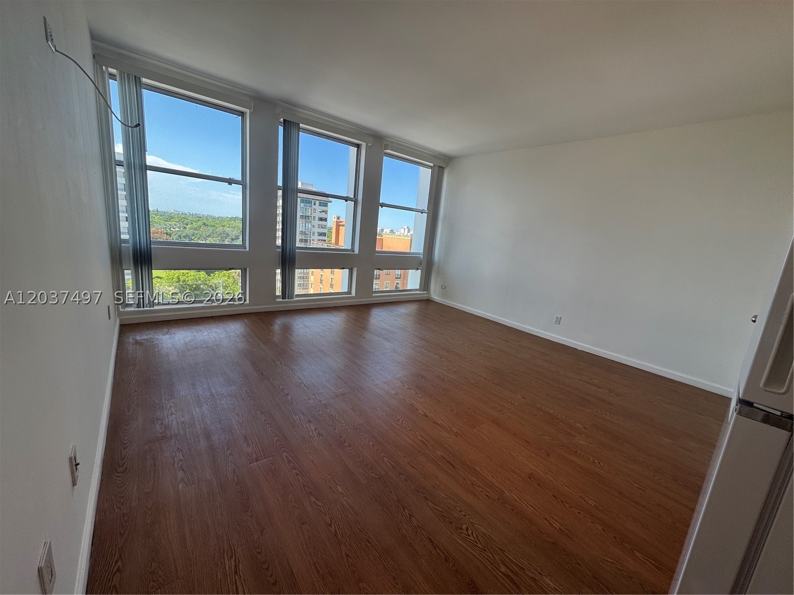 700 Biltmore Way 916 Property Photo 4