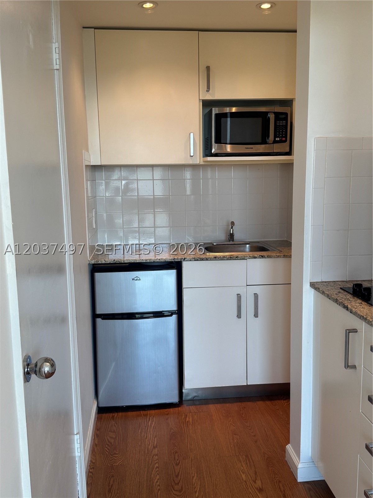 700 Biltmore Way 916 Property Photo 9