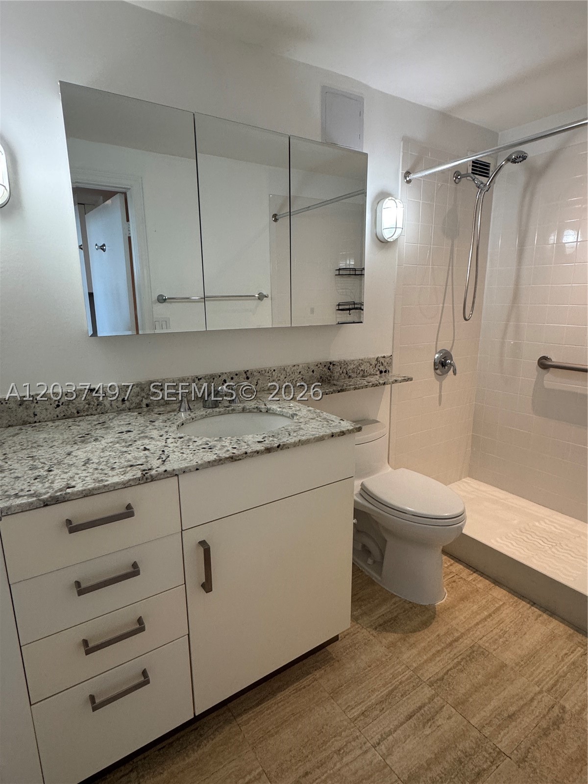 700 Biltmore Way 916 Property Photo 14