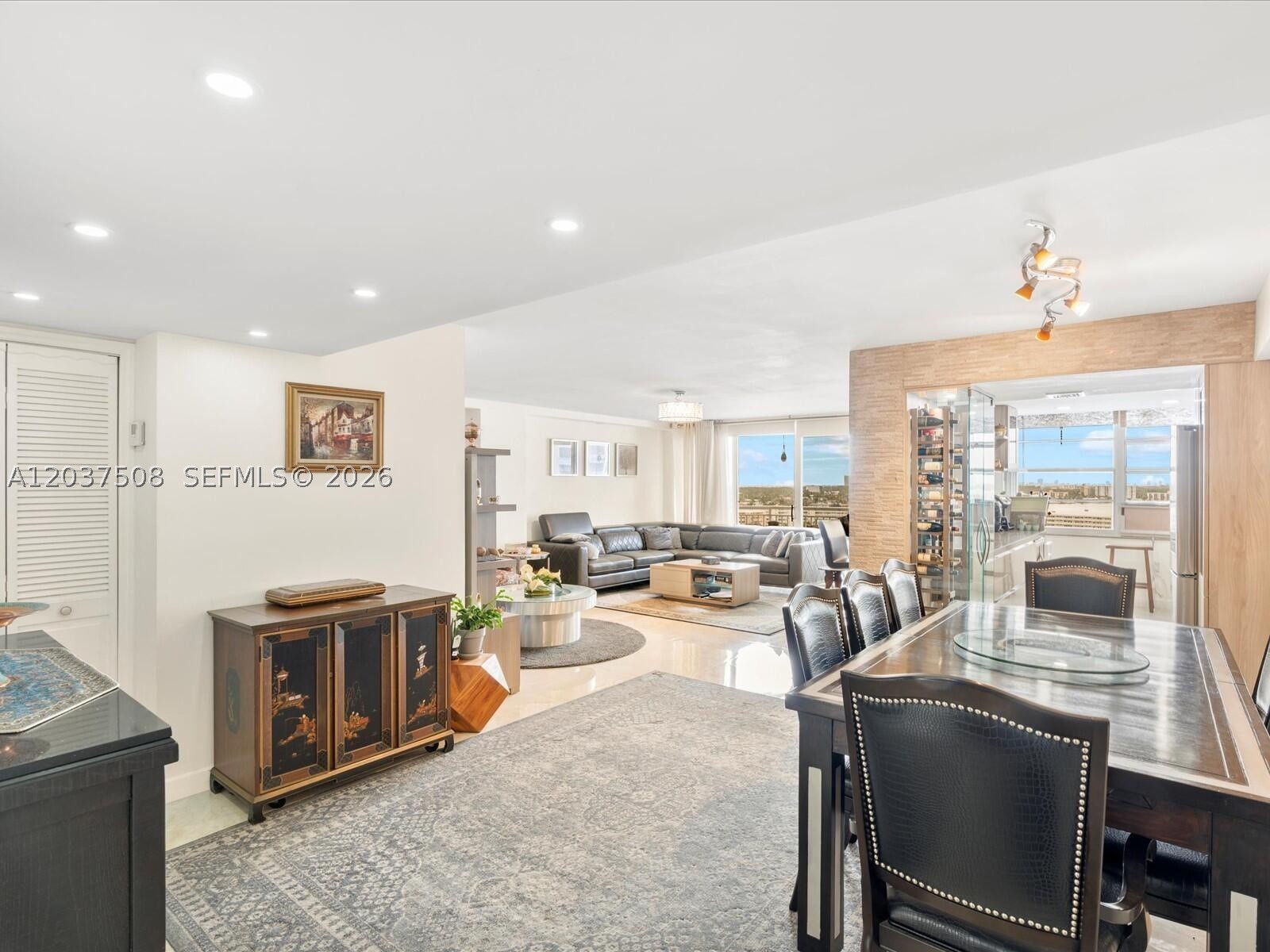 18071 Biscayne Blvd 1401 Property Photo 2