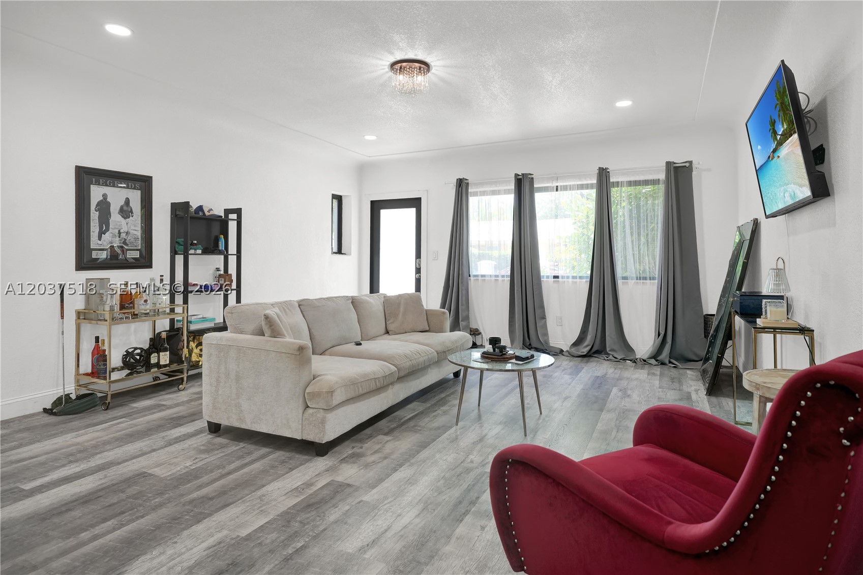6822 Ne 5th Ave - Property Photo 3