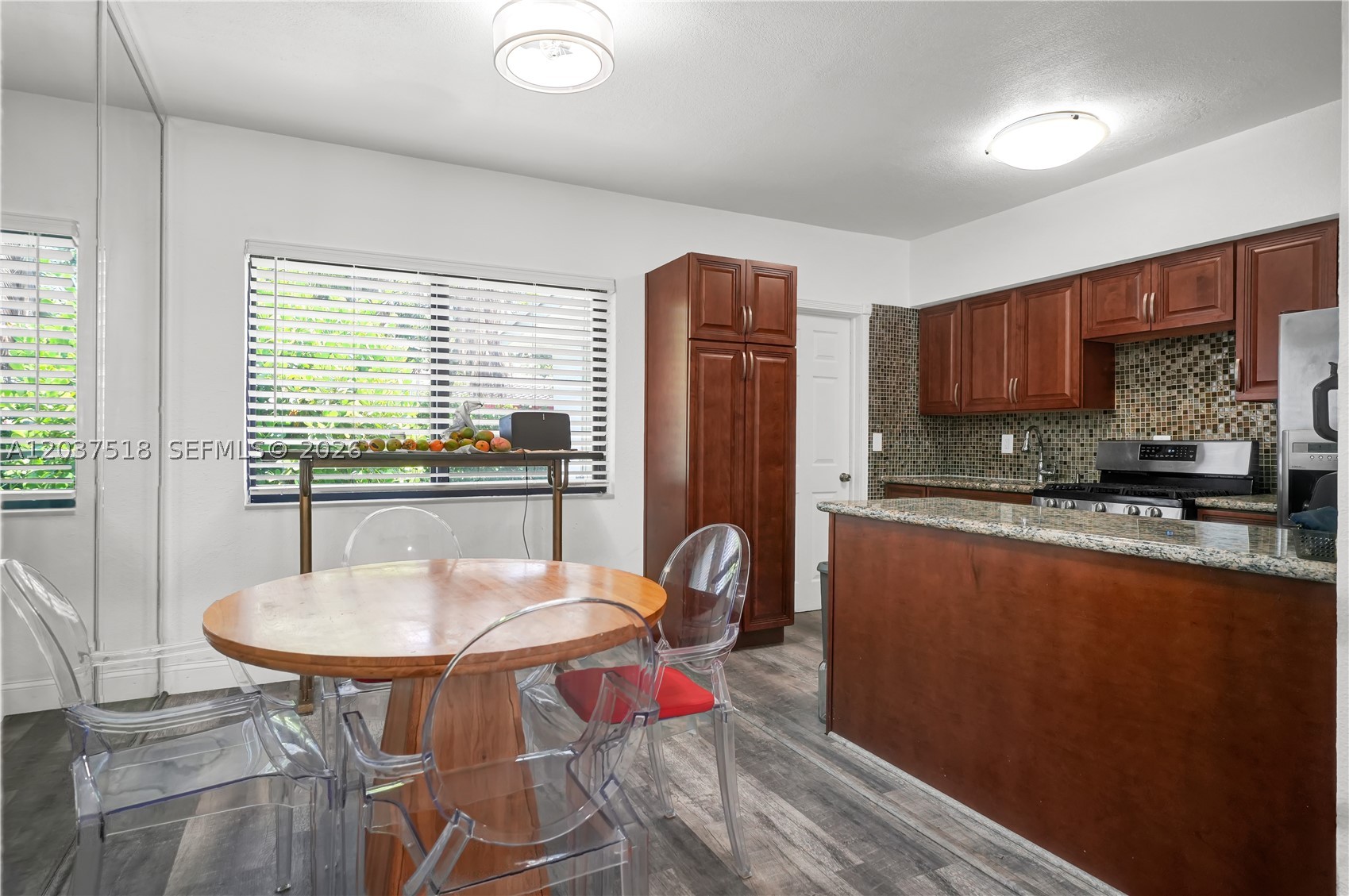 6822 Ne 5th Ave - Property Photo 4