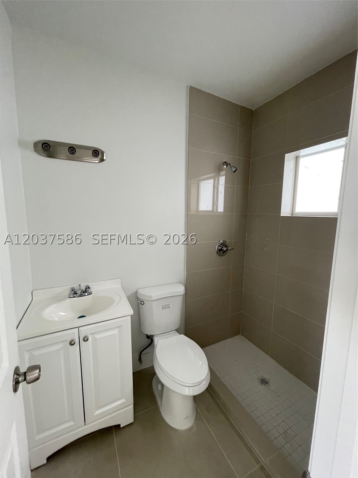 2196 Ali Baba Ave 6 Property Photo 3