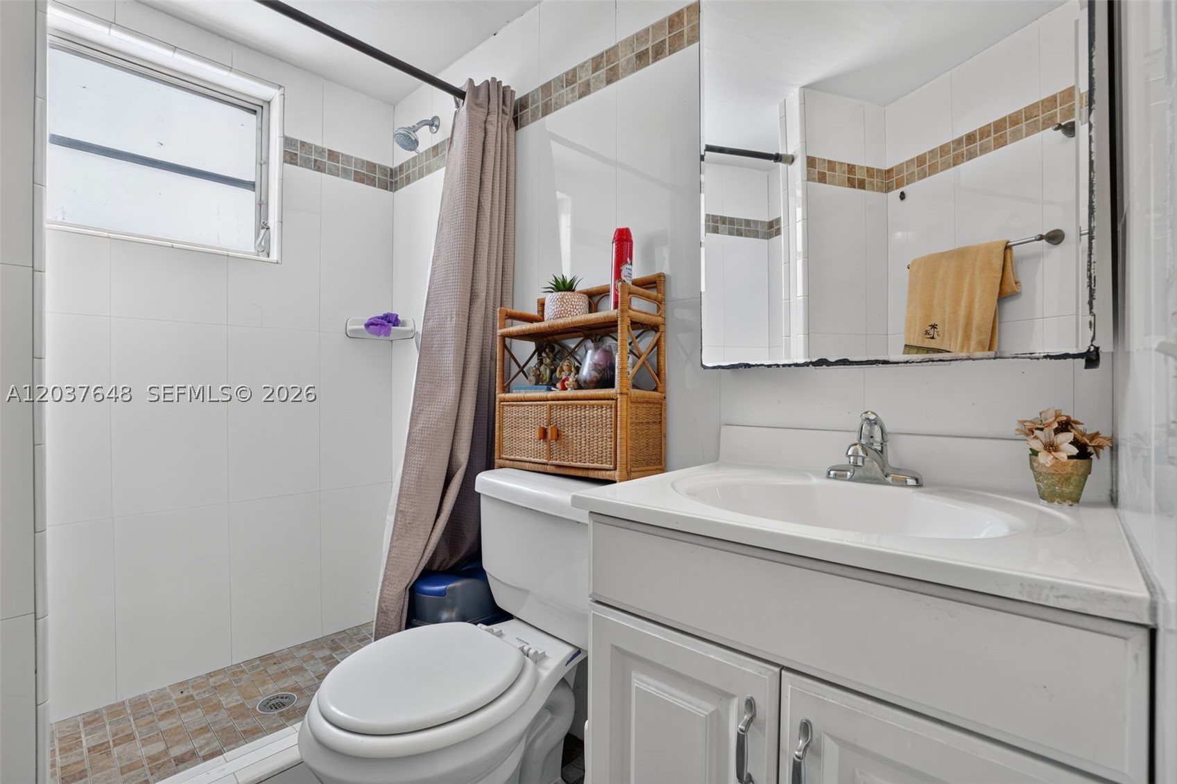 450 Sw 9th St Property Photo 13