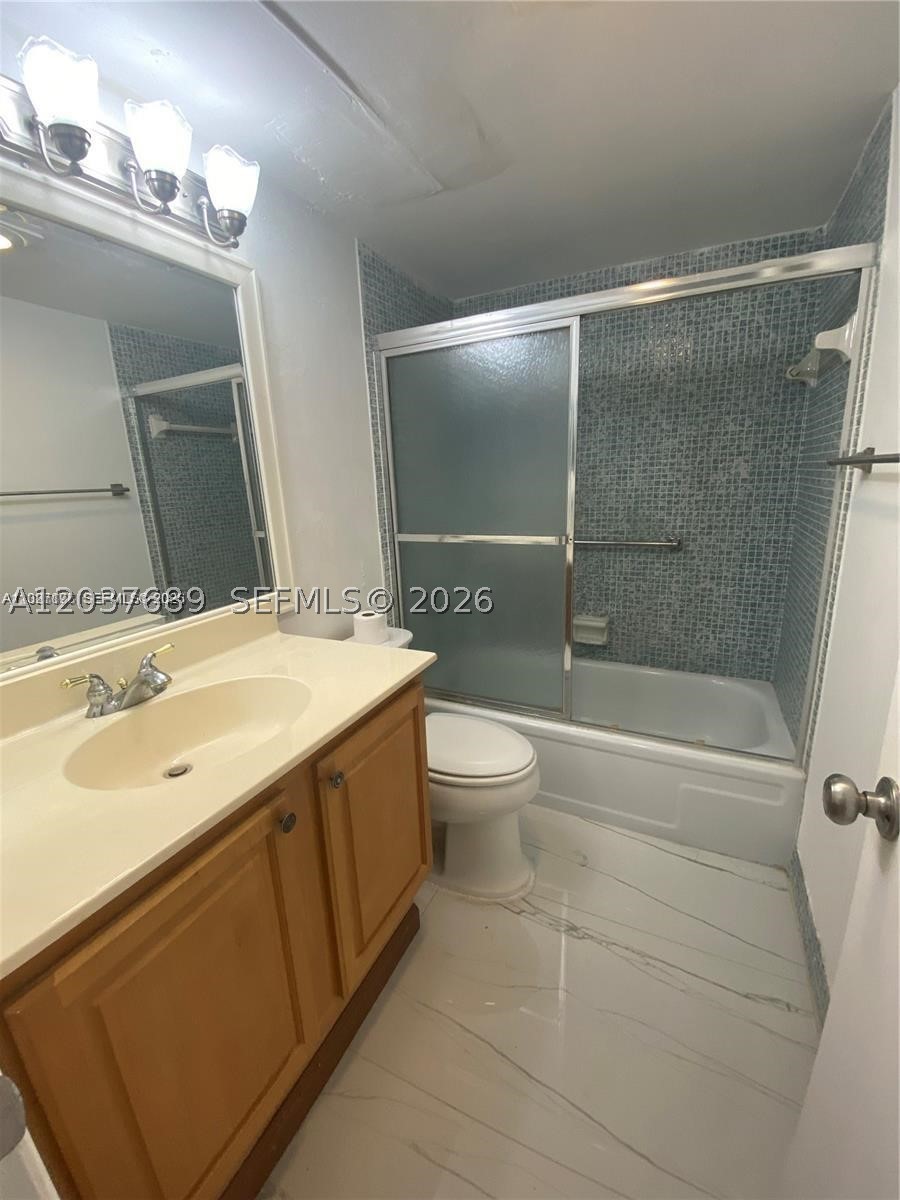 111 Tilford F 111 Property Photo 9
