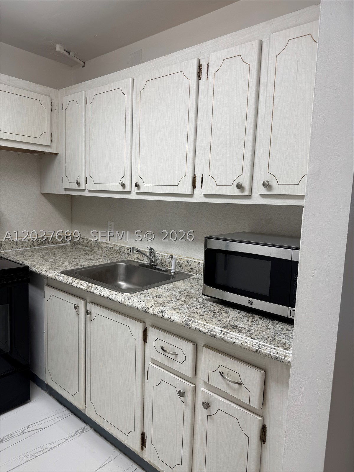 111 Tilford F 111 Property Photo 11