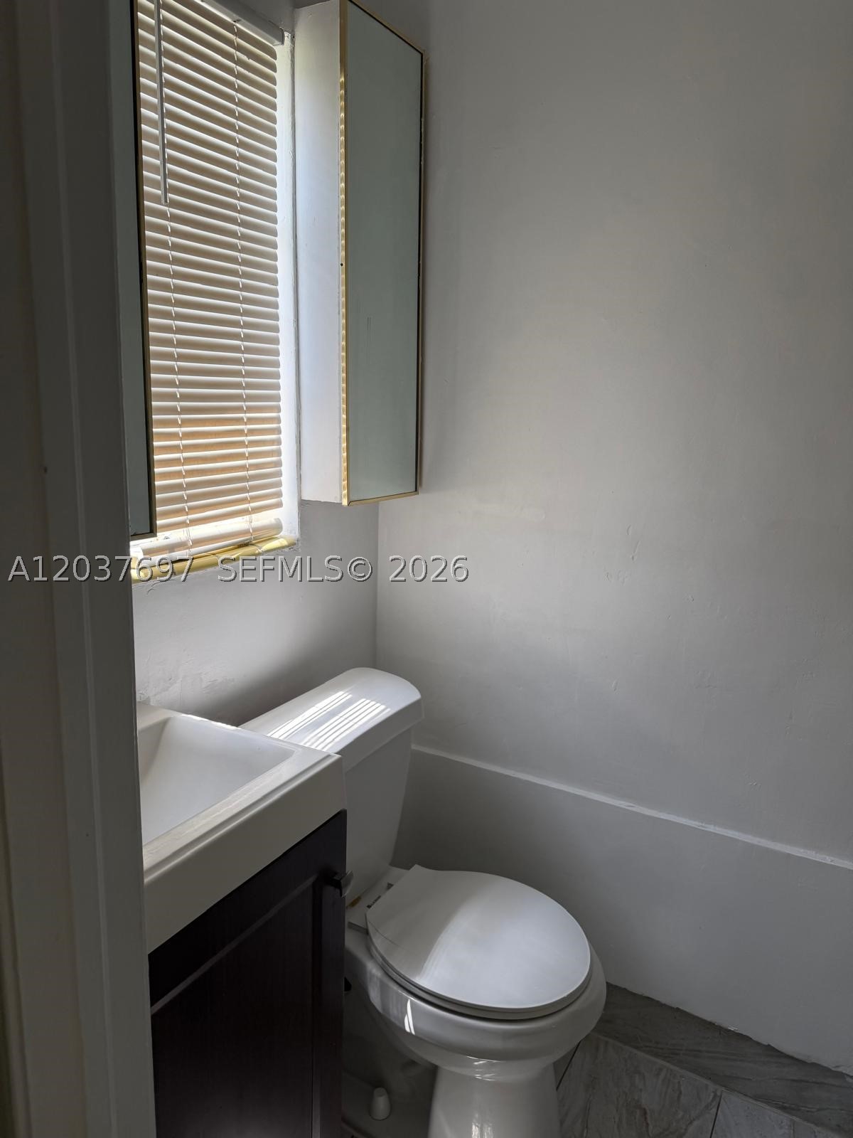 1324 N 58 Ave 1 Property Photo 3