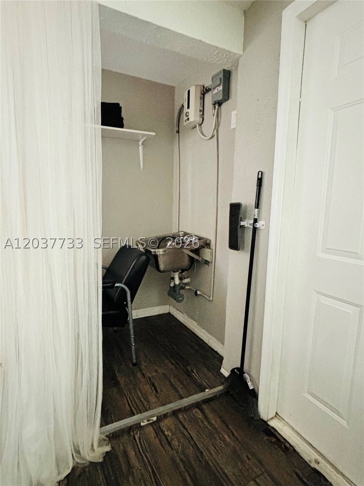 A12037733 Property Photo 6