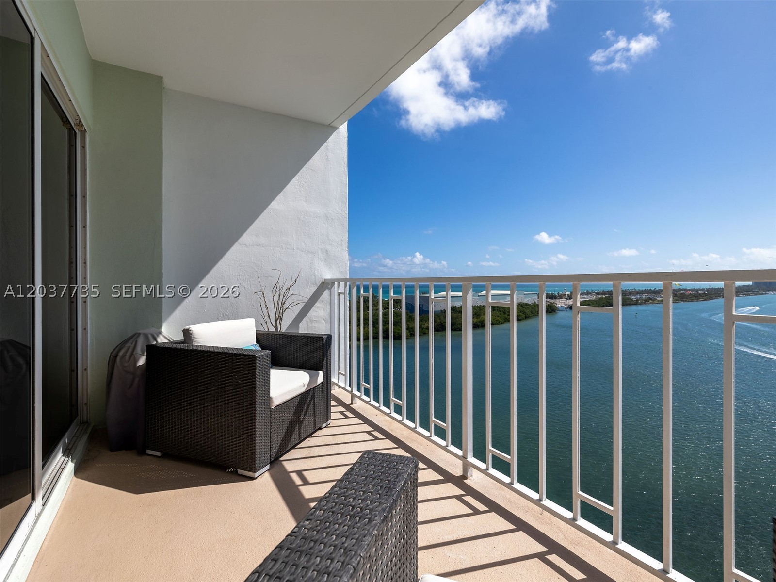 500 Bayview Dr 1520 Property Photo 14