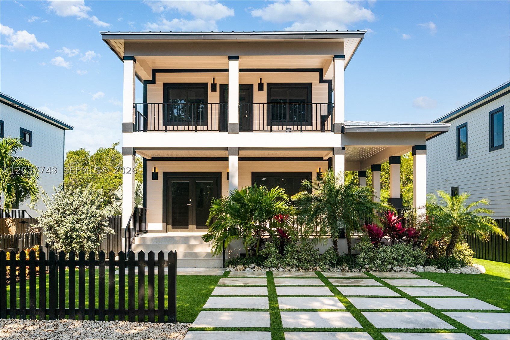 17 Coral Way Property Photo 1